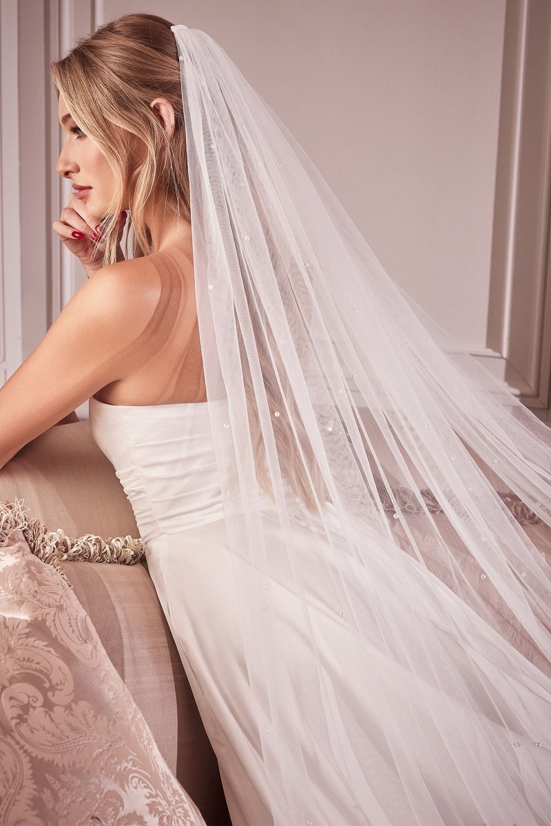 PRAGUE Pearl Drop Royal Length Bridal Veil