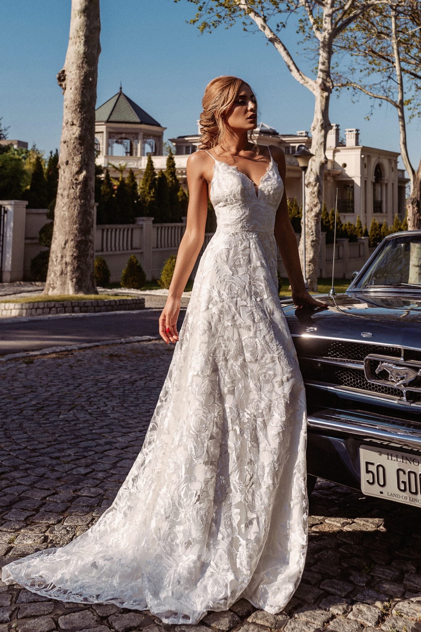 BB014 Floral Lace Open Back Wedding Dress