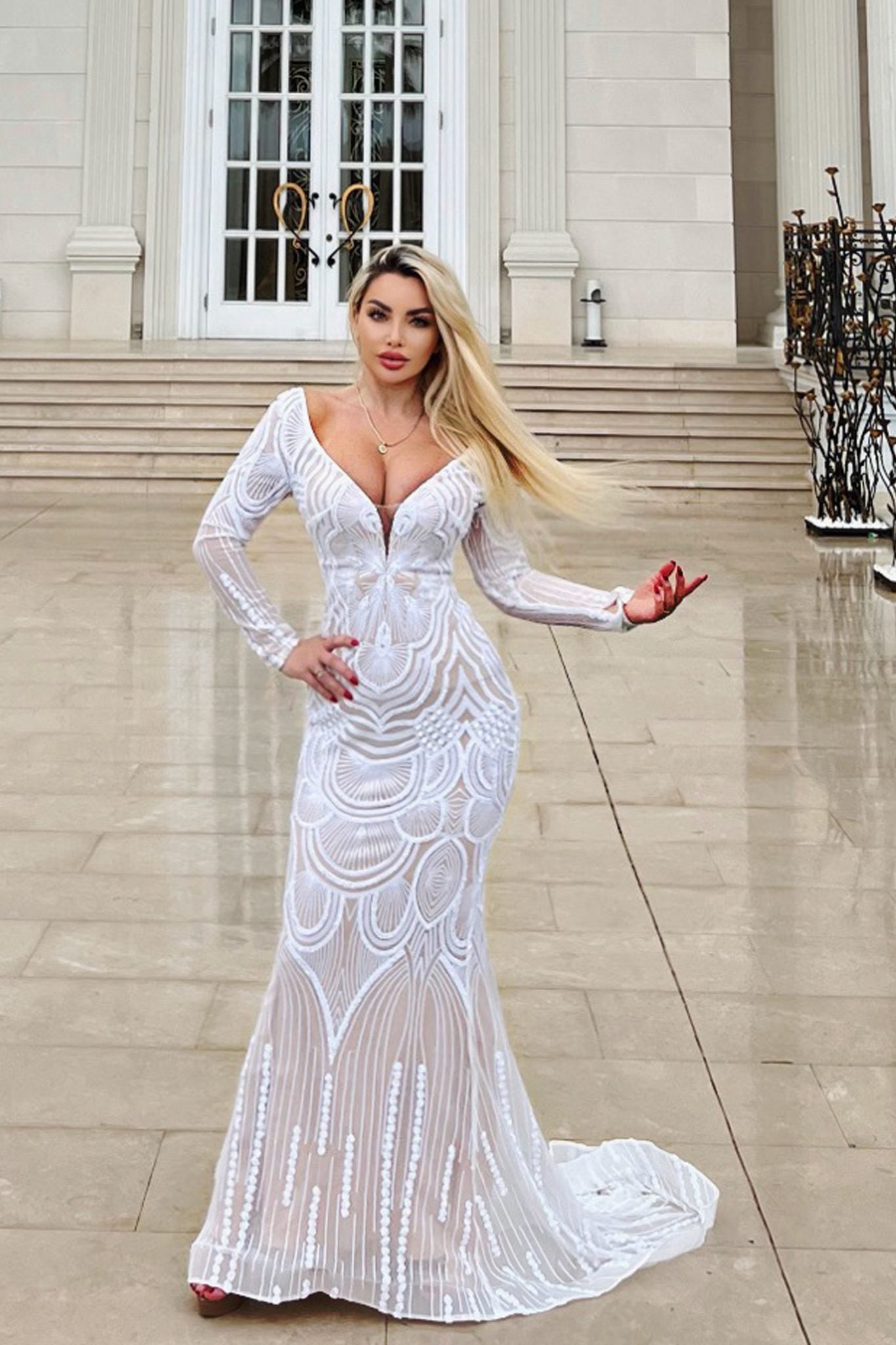 BB025 V-Neck Low Back Mermaid Wedding Dress