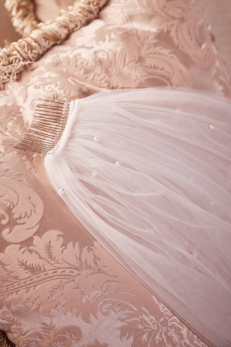 PRAGUE Pearl Drop Royal Length Bridal Veil